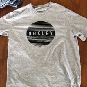 Oakley T-shirt